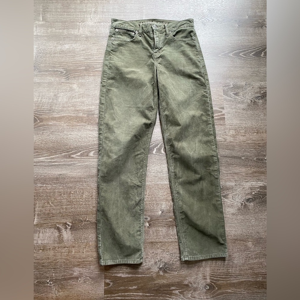 American Eagle Corduroy olive green pants 90’s straight, Size 4, great condition